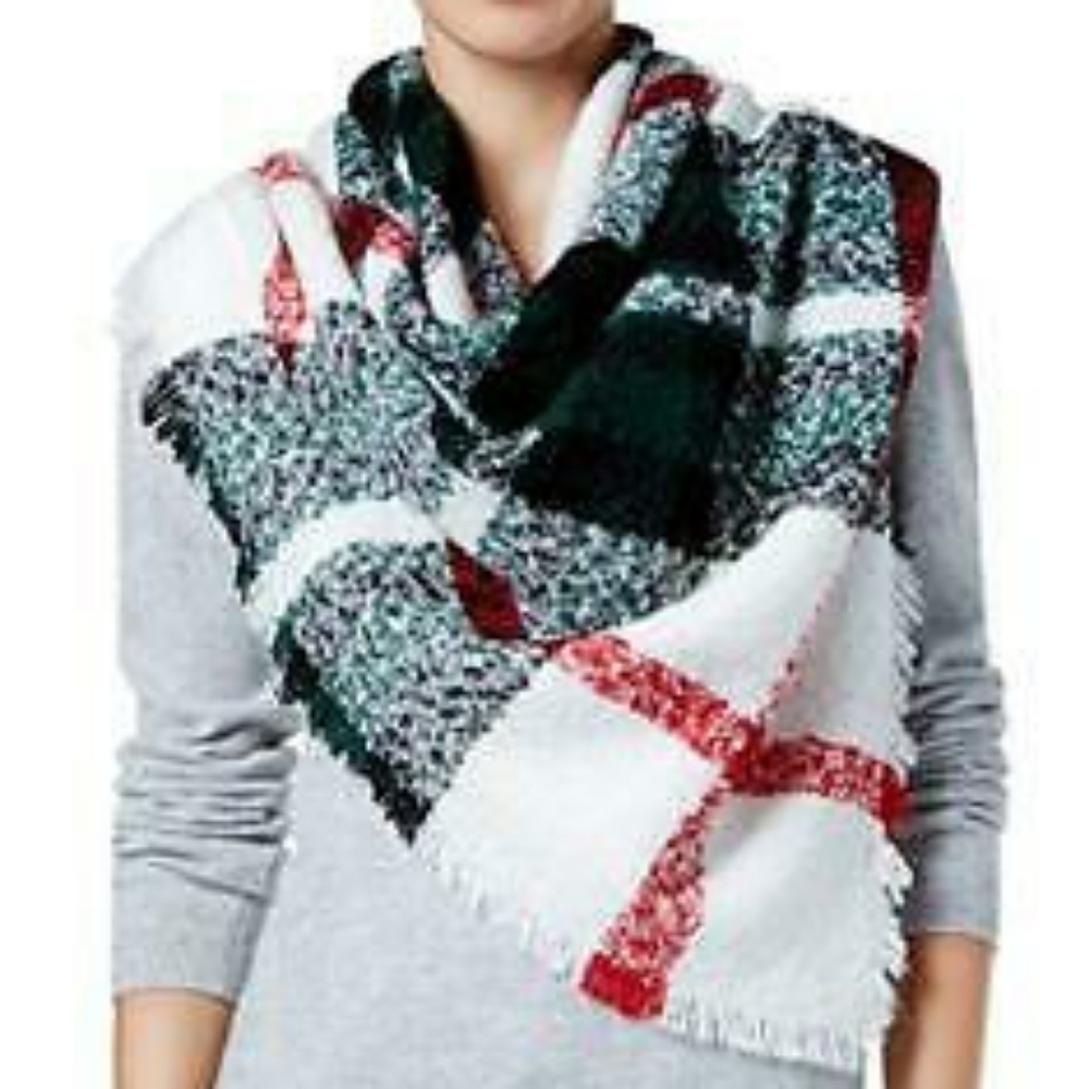 NEW! CHARTER CLUB Plaid Boucle Triangle Winter Scarf. - Picture 6 of 6